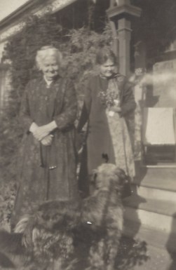 Grace Kerr (nee Trevenen) with her mother Margaret Trevenen (nee Birt). Courtesy Jo Shaw.